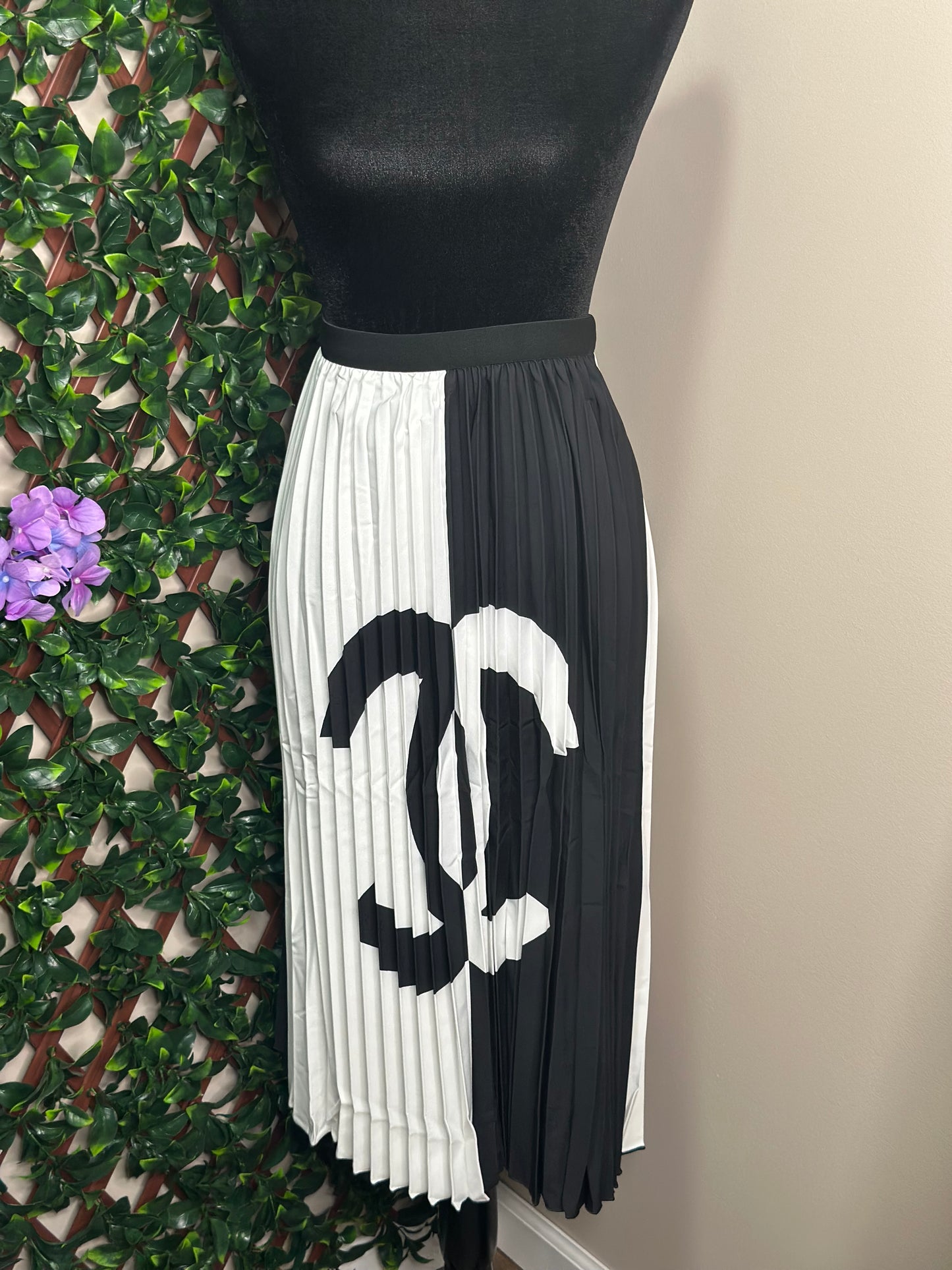 CC Inspired Blk and White Pleated Skirt
