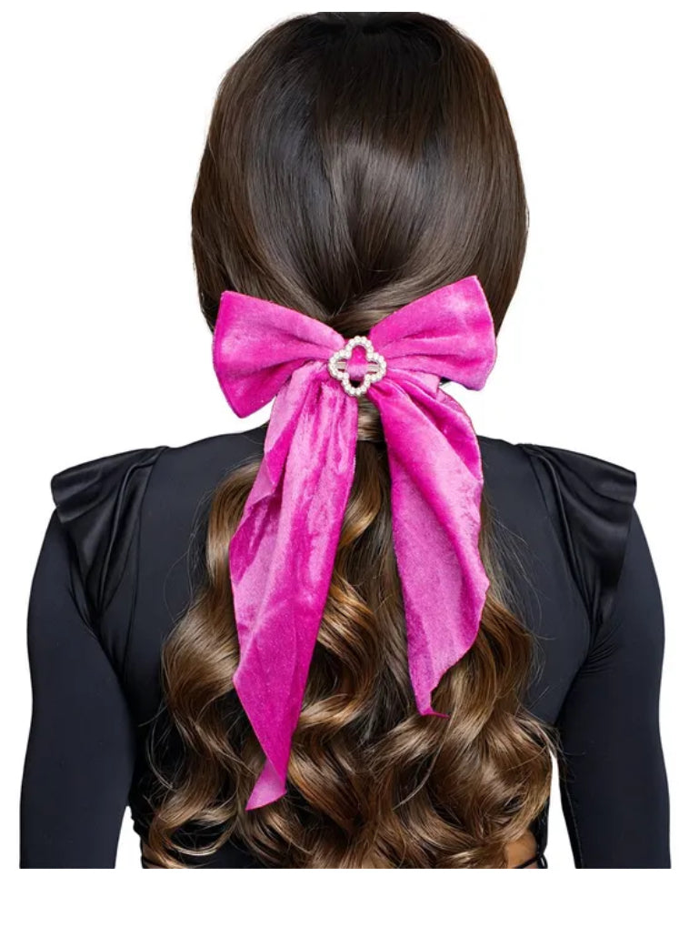 Quatrefoil Velvet Bows